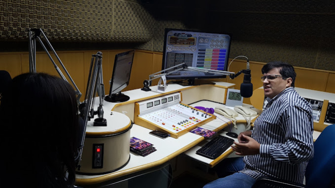 Rádio Favorita FM 100.3 Ituiutaba (100% Sertaneja Raiz)